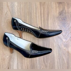 Tod’s Black Leather Loafer Style Heels Contrast Stitching Size 36.5